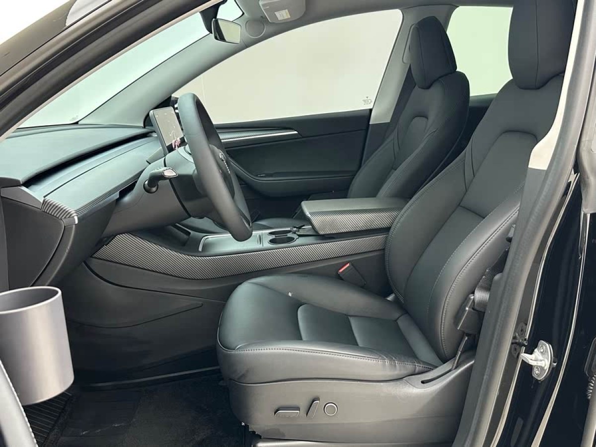 特斯拉 Model Y  2022款 改款 后輪驅(qū)動(dòng)版圖片