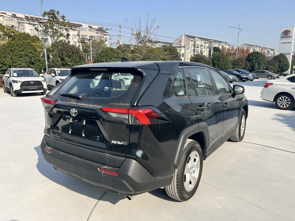 豐田 RAV4  2018款 榮放 2.0L CVT兩驅(qū)都市版圖片