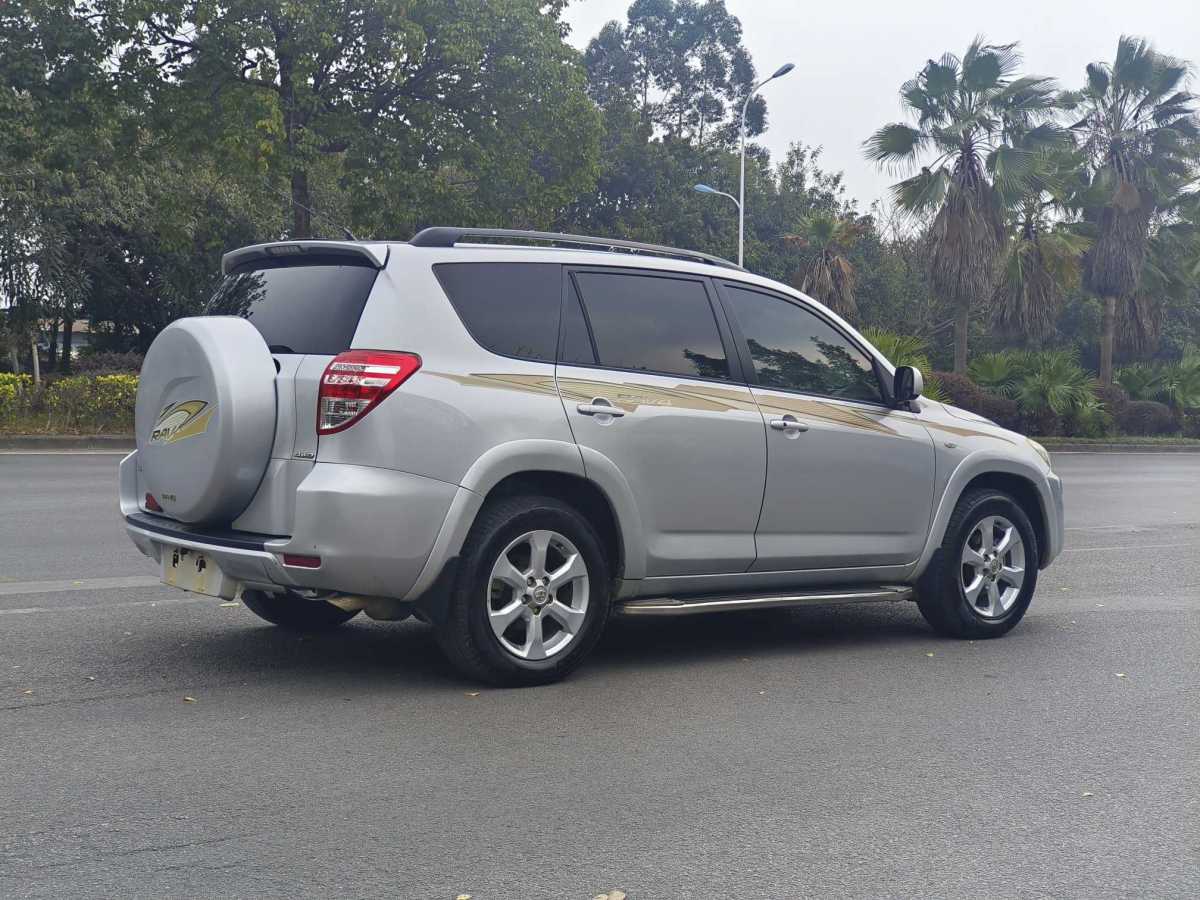 豐田 RAV4榮放  2011款 2.4L 自動四驅(qū)至臻版圖片