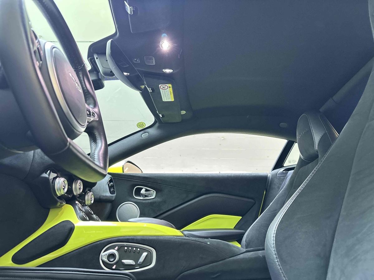 阿斯顿·马丁 V8 Vantage  2018款 4.0T V8图片