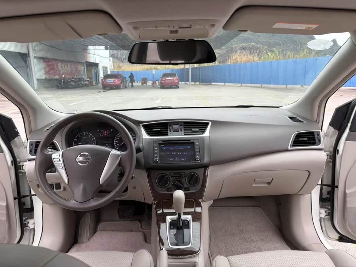 日產(chǎn) 軒逸  2012款 1.6XL CVT豪華版圖片