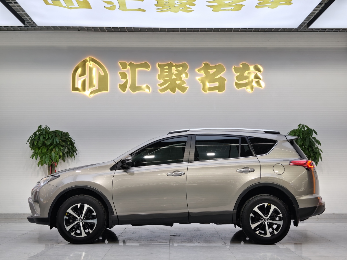 豐田 RAV4  2018款 榮放 2.0L CVT兩驅風尚版圖片