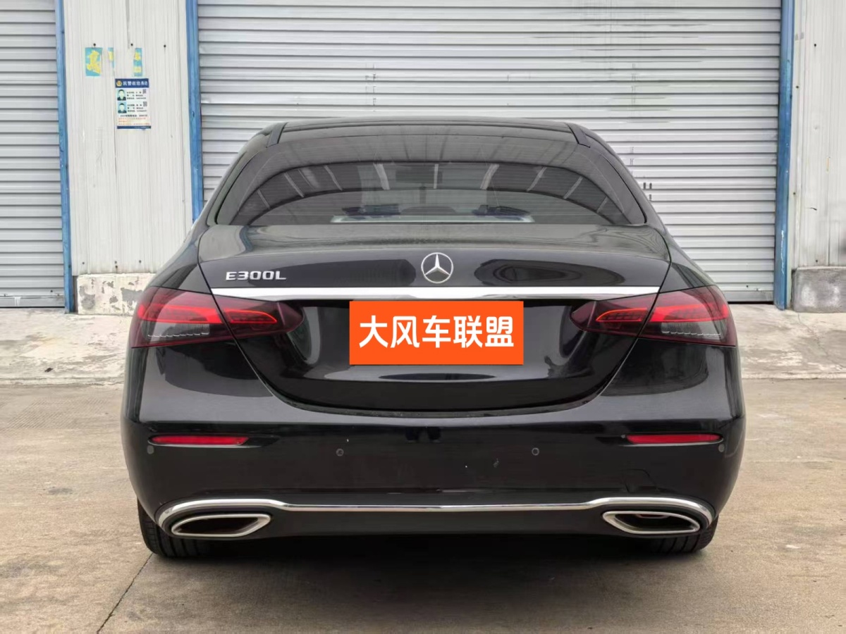 奔馳 奔馳E級  2022款 改款 E 300 L 時尚型圖片