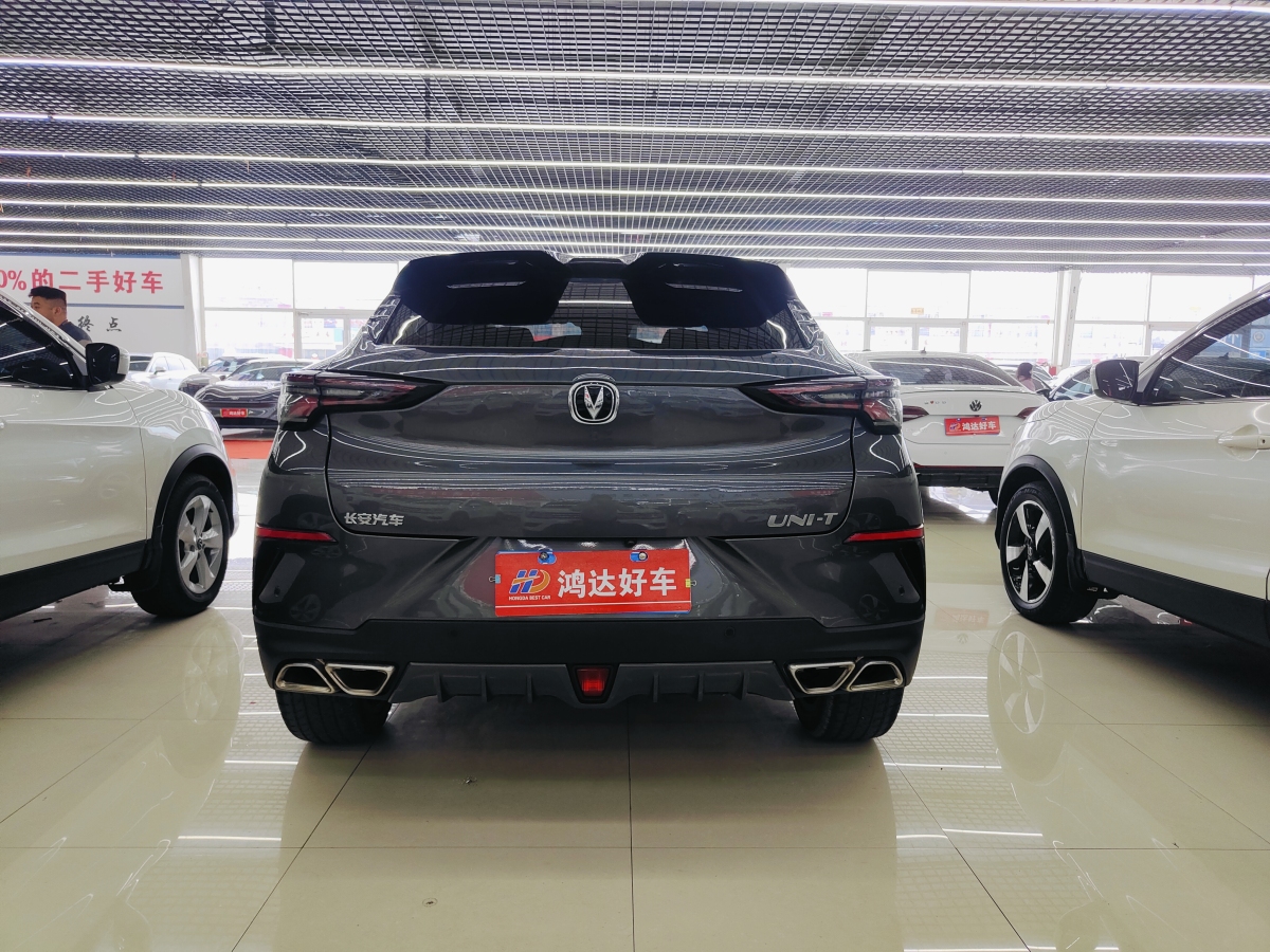 長(zhǎng)安 UNI-T  2020款 1.5T 尊貴型圖片