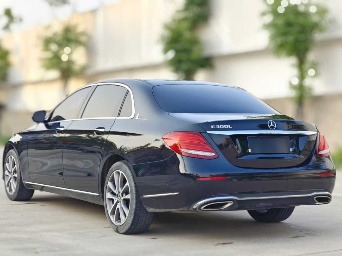 奔馳 奔馳E級(jí)  2020款 E 350 L 運(yùn)動(dòng)型 4MATIC圖片