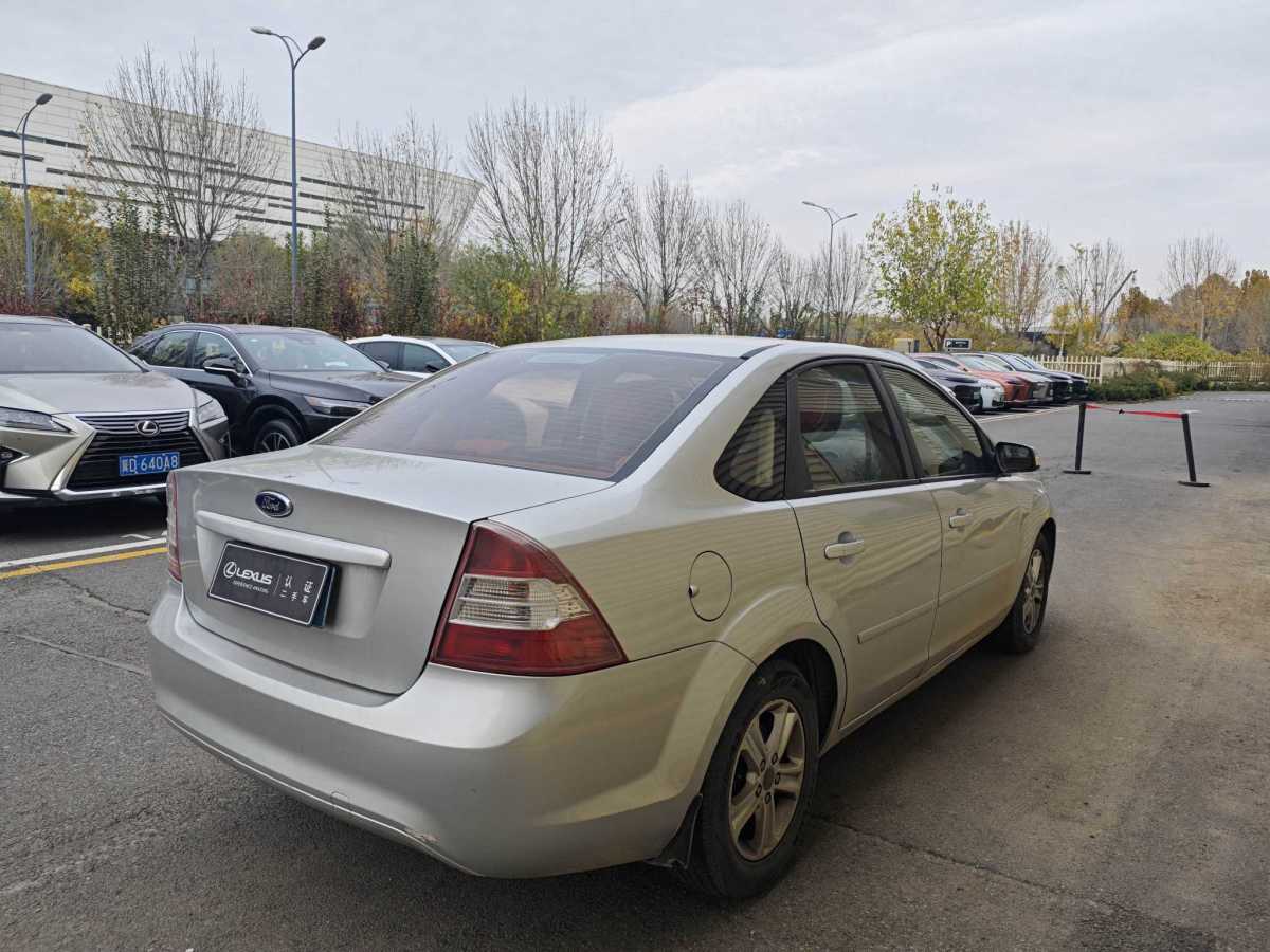 福特 ?？怂? 2009款 三廂 1.8L 手動舒適型圖片