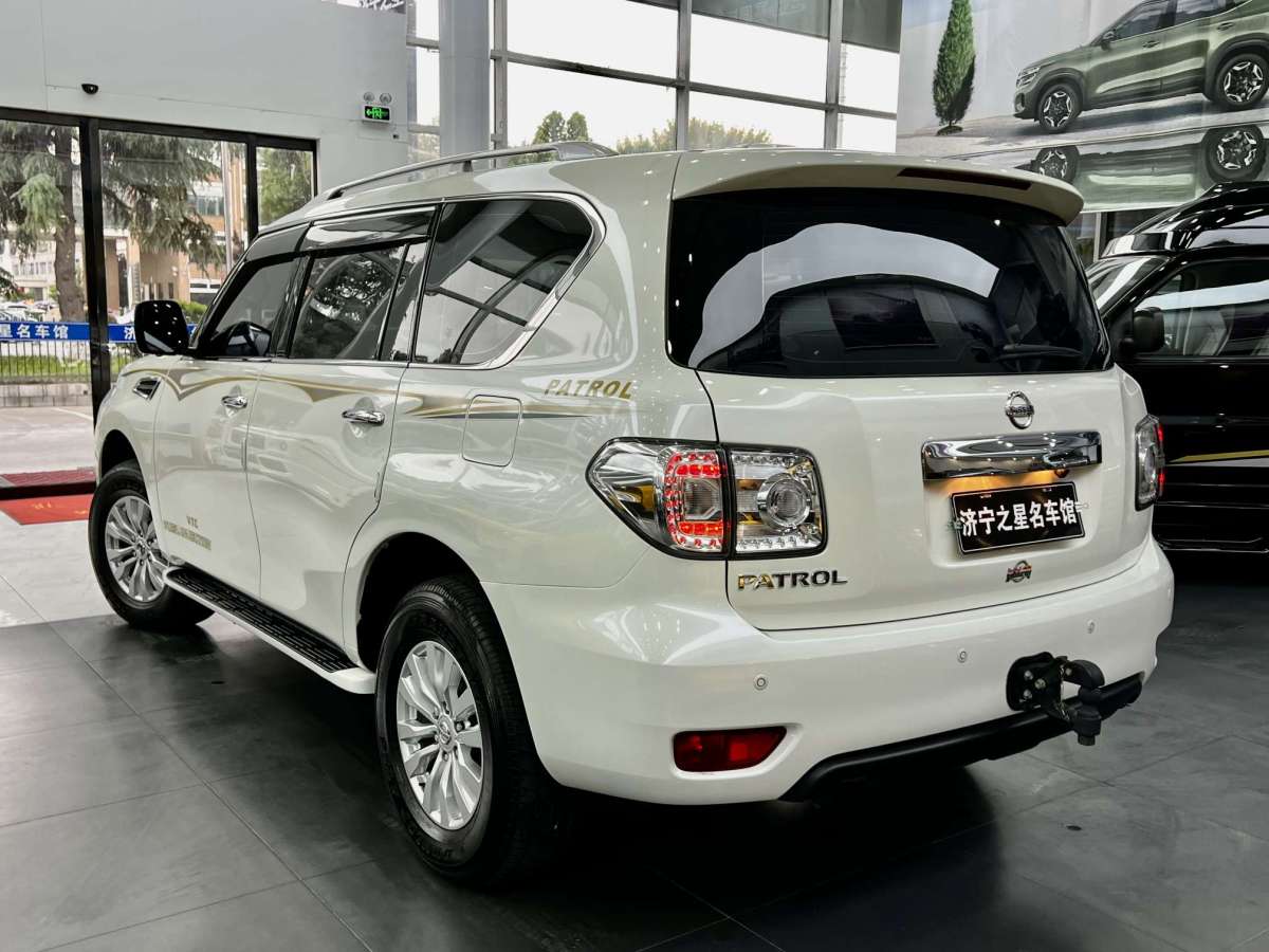 日產(chǎn) 途樂  2018款 4.0L 領(lǐng)英型圖片