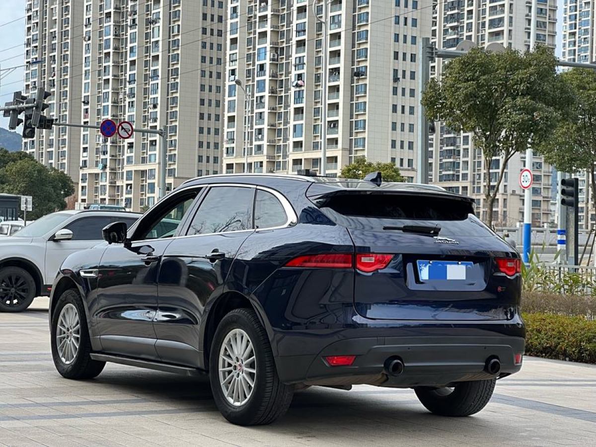 捷豹 F-PACE  2016款 2.0T 兩驅(qū)R-Sport運(yùn)動版圖片