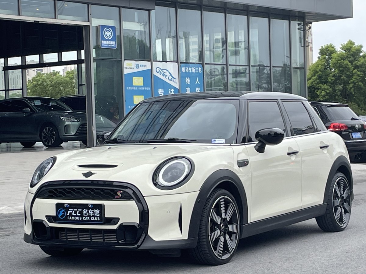 2022年9月MINI MINI  2022款 改款 2.0T COOPER S 藝術(shù)家 五門版