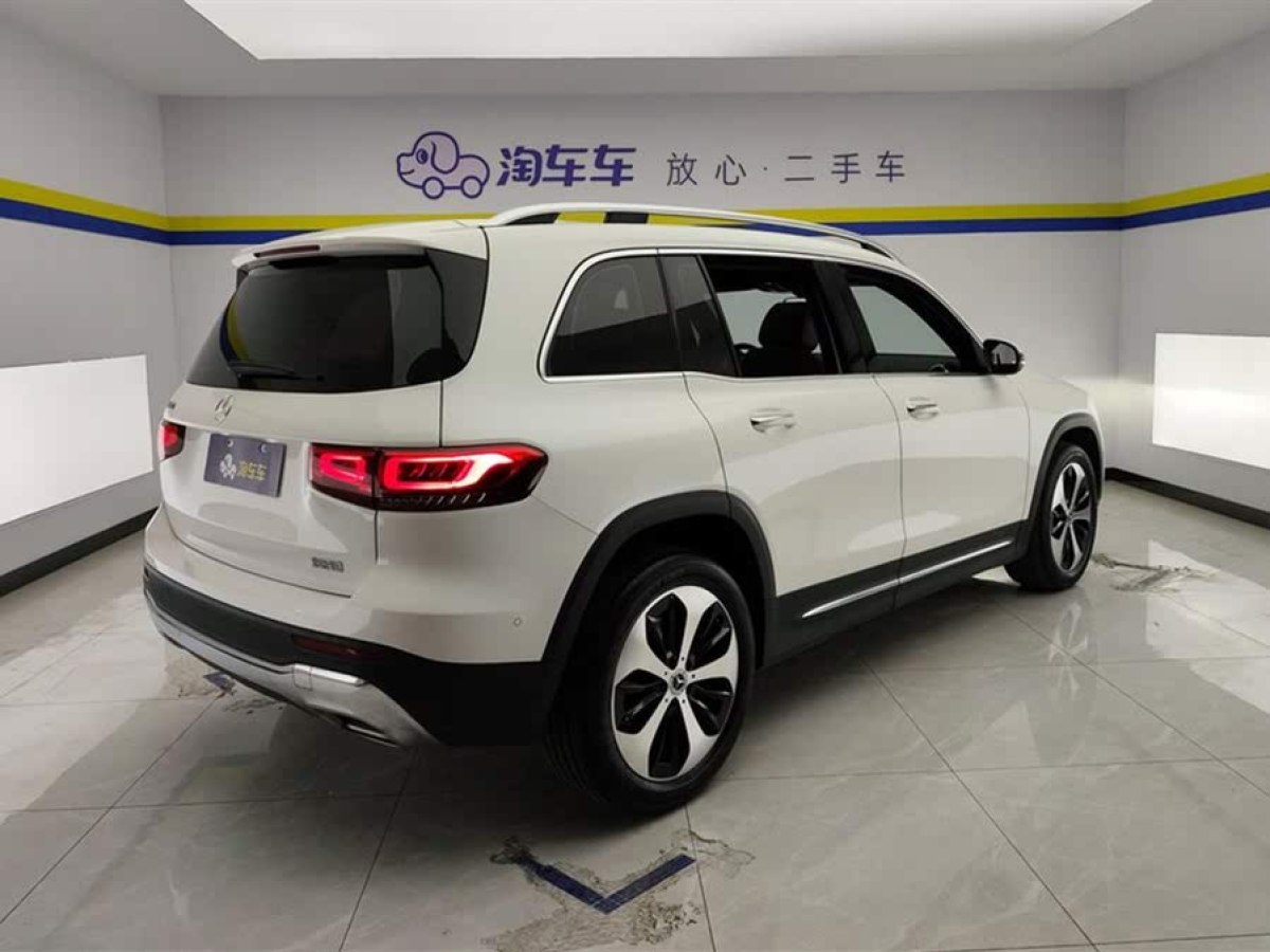 奔馳 奔馳GLB  2022款 改款 GLB 200 時(shí)尚型圖片