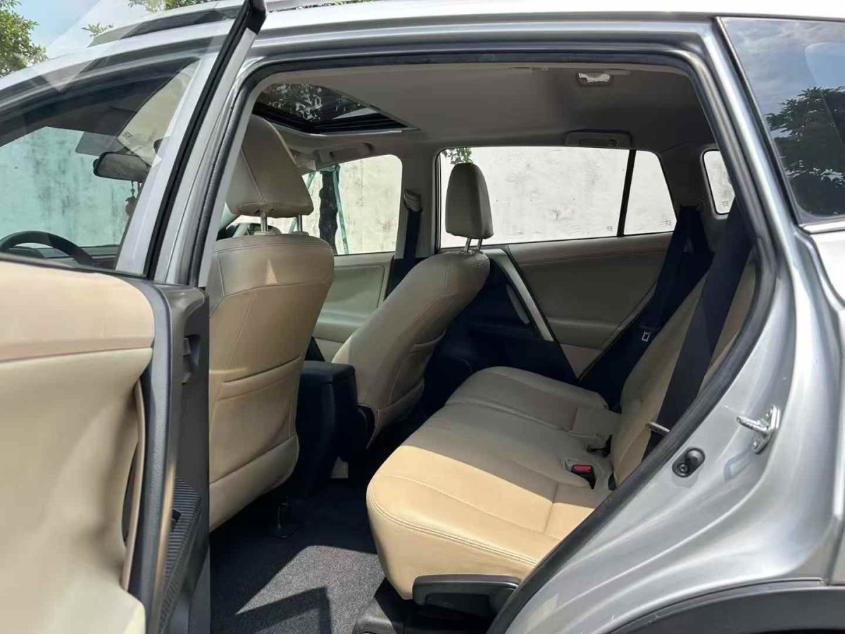 豐田 RAV4榮放  2016款 2.0L CVT兩驅(qū)風(fēng)尚版圖片