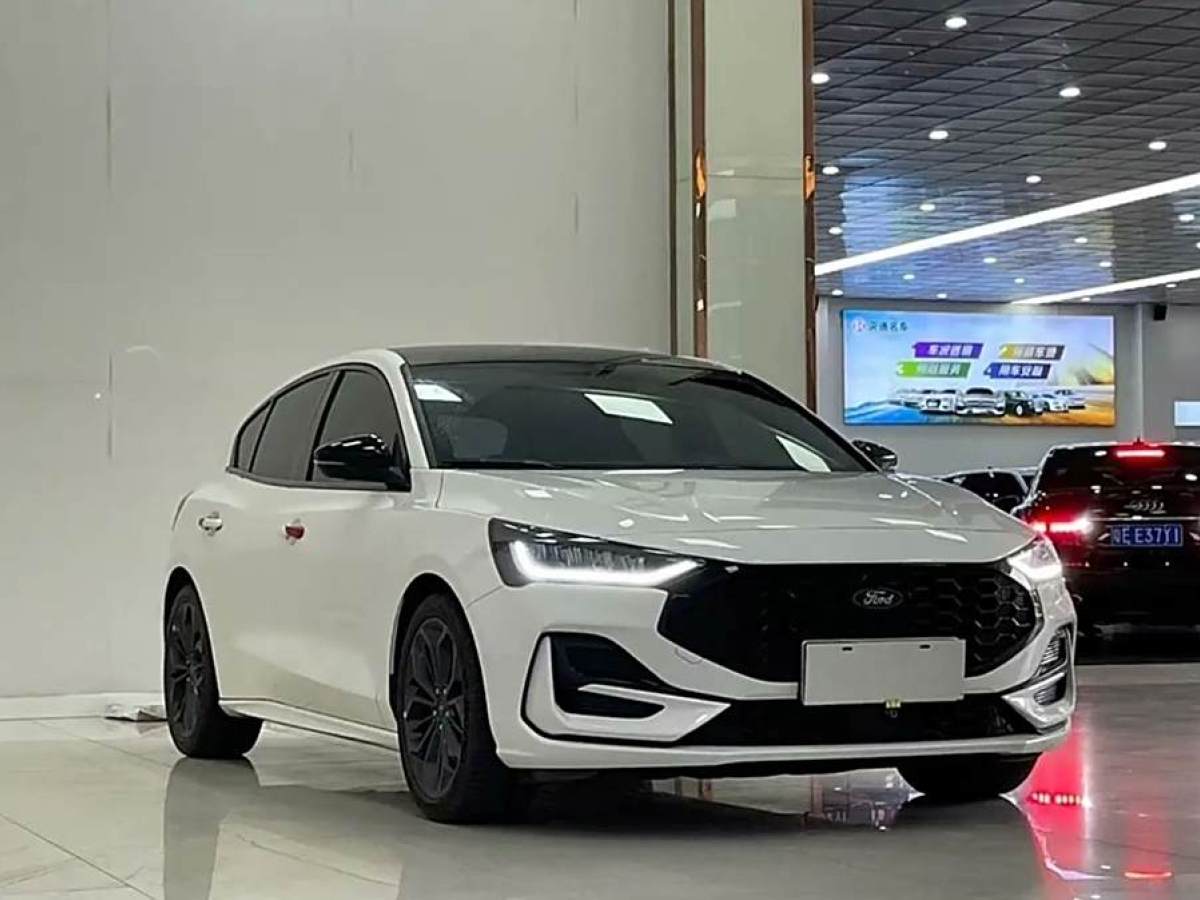 2022年3月福特 ?？怂? 2022款 兩廂 EcoBoost 180 自動(dòng)競(jìng)速版