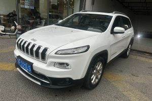 自由光 Jeep 2.0L 优越版