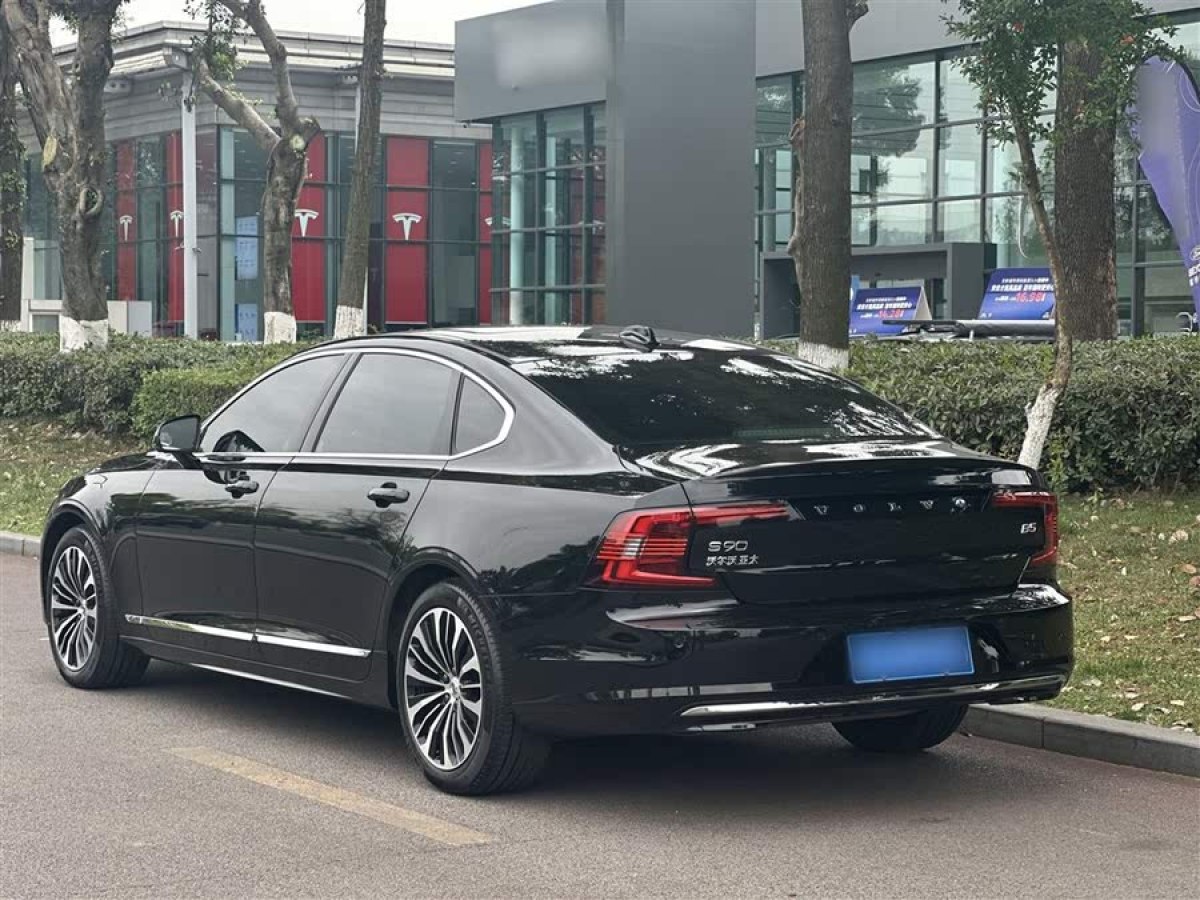 沃爾沃 S90  2024款 B5 智逸豪華版圖片