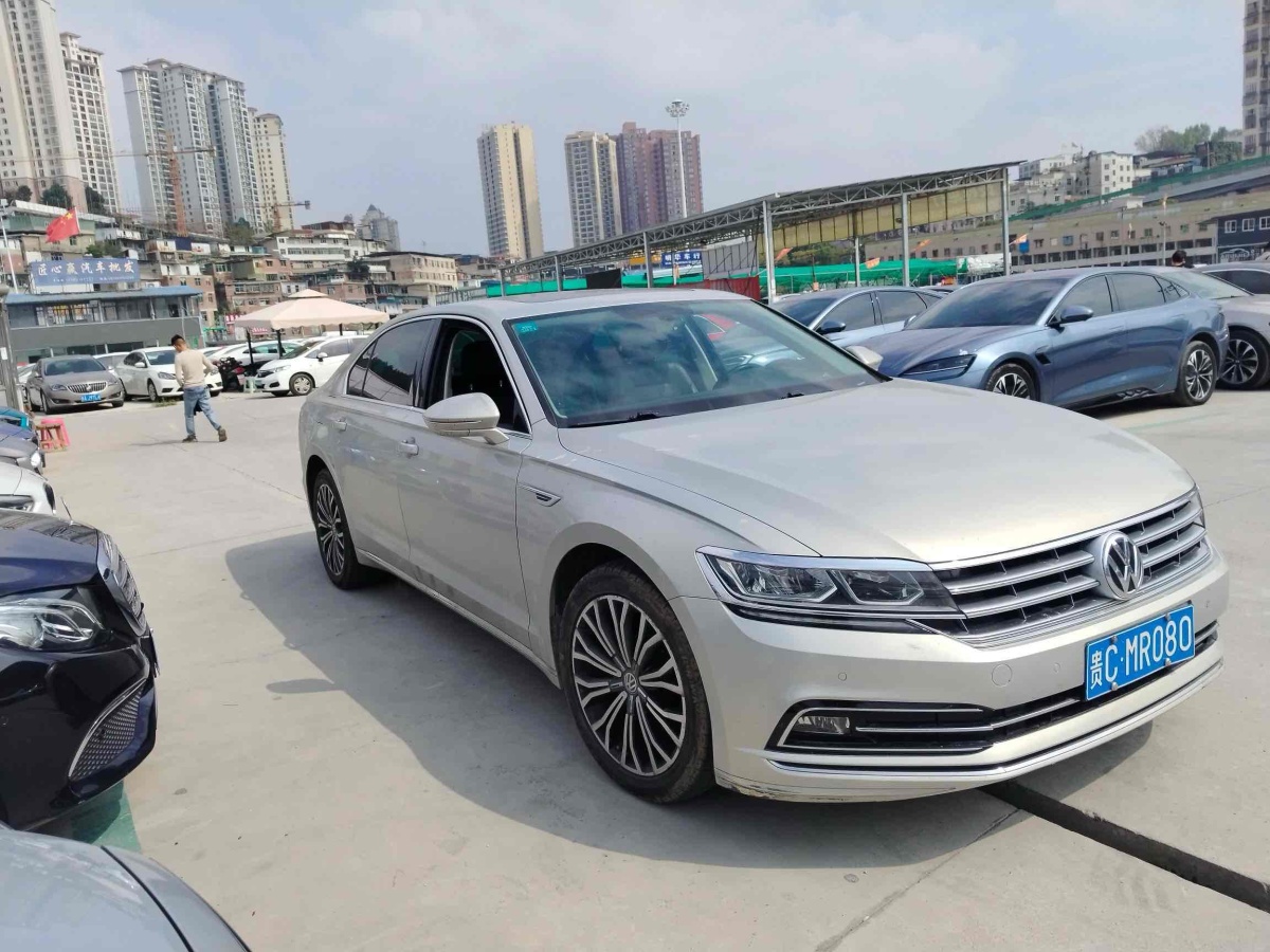 大眾 輝昂  2016款 380TSI 兩驅御尊豪華版圖片