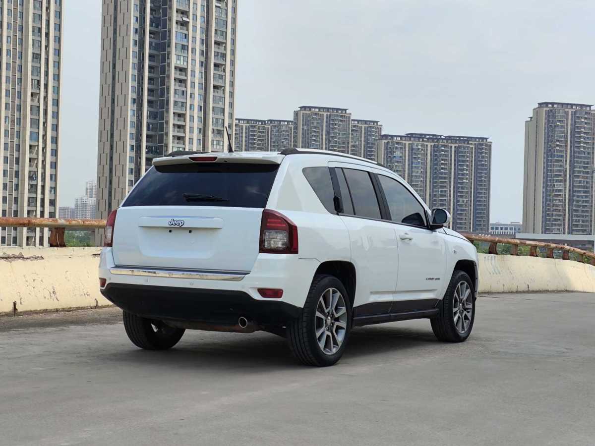 Jeep 指南者  2014款 改款 2.4L 四驅(qū)豪華版圖片