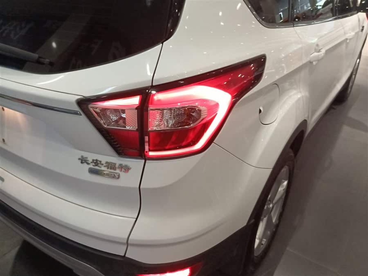 福特 翼虎  2017款 EcoBoost 180 兩驅(qū)鉑翼型圖片