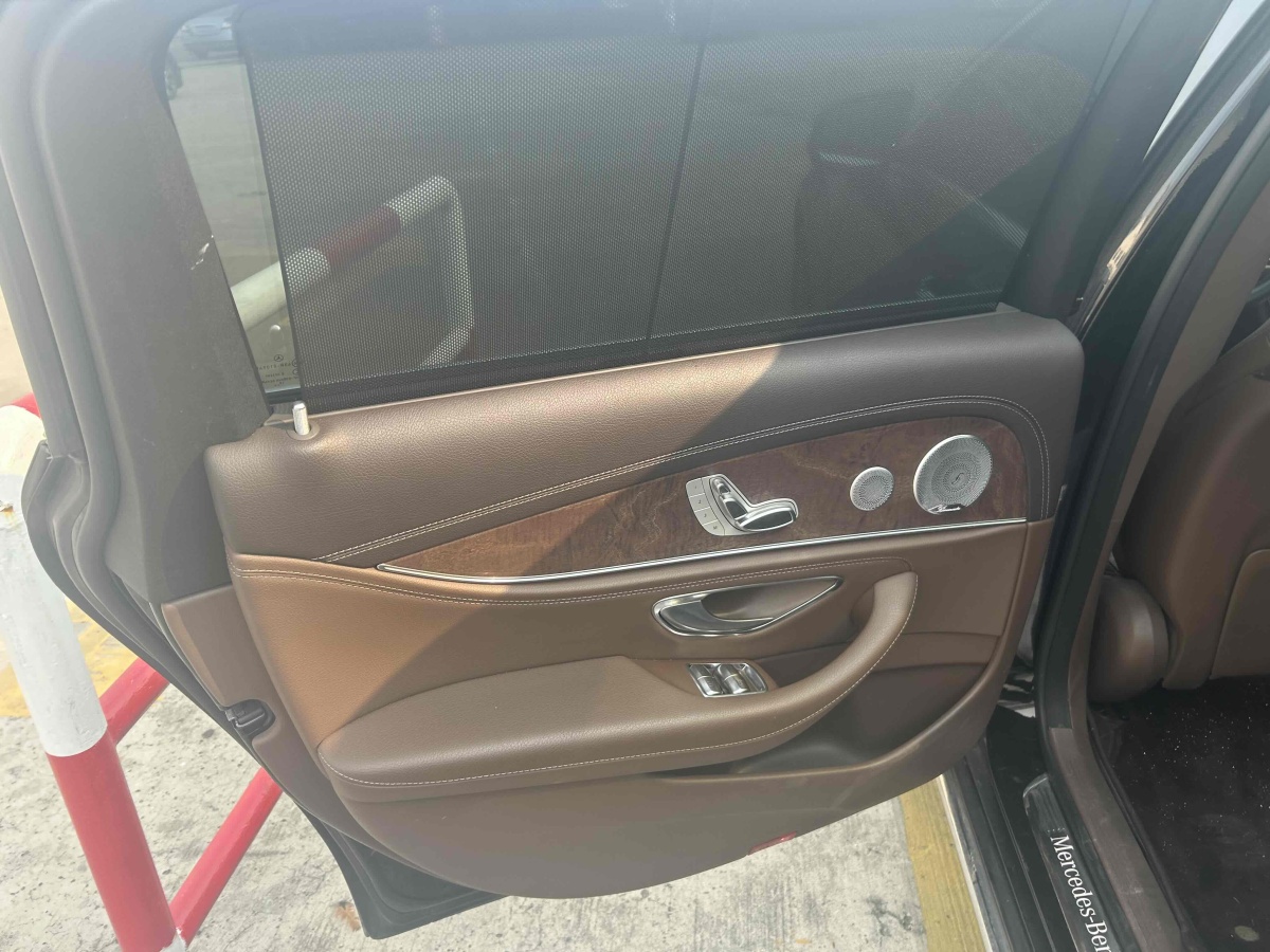 奔馳 奔馳E級  2020款 E 300 L 豪華型圖片