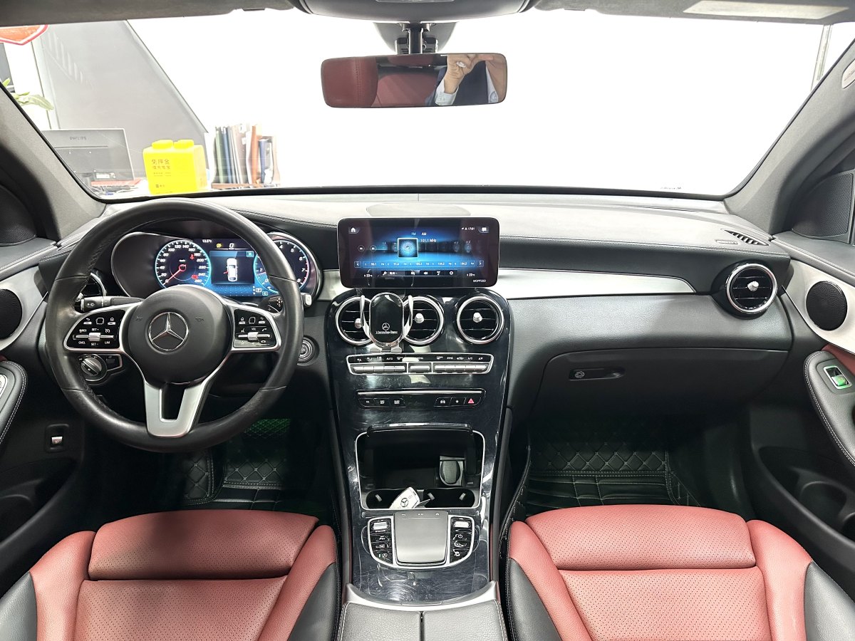 奔馳 奔馳GLC  2021款 GLC 260 4MATIC 轎跑SUV圖片