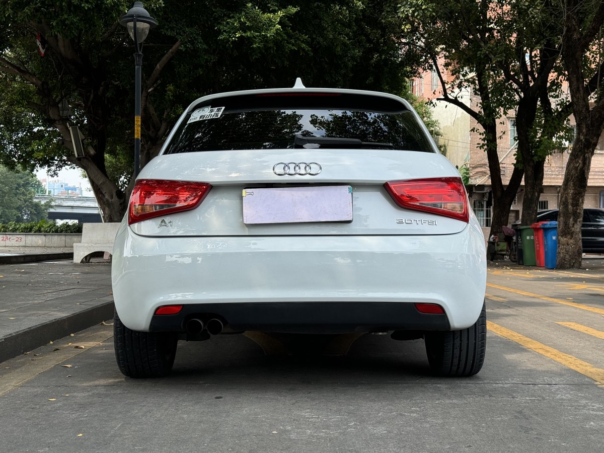 奧迪 奧迪A1  2014款 30 TFSI Sportback時(shí)尚型圖片