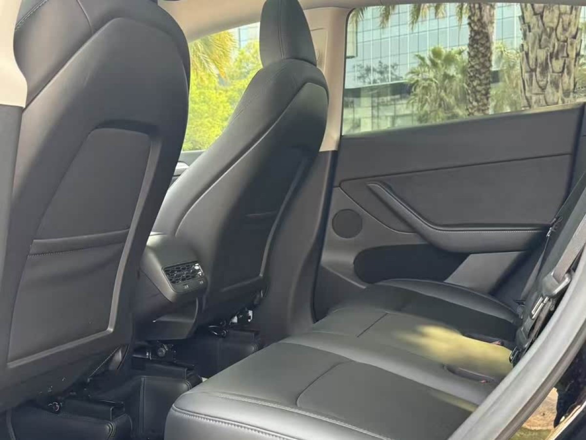 特斯拉 Model Y  2023款 長續(xù)航全輪驅(qū)動版圖片