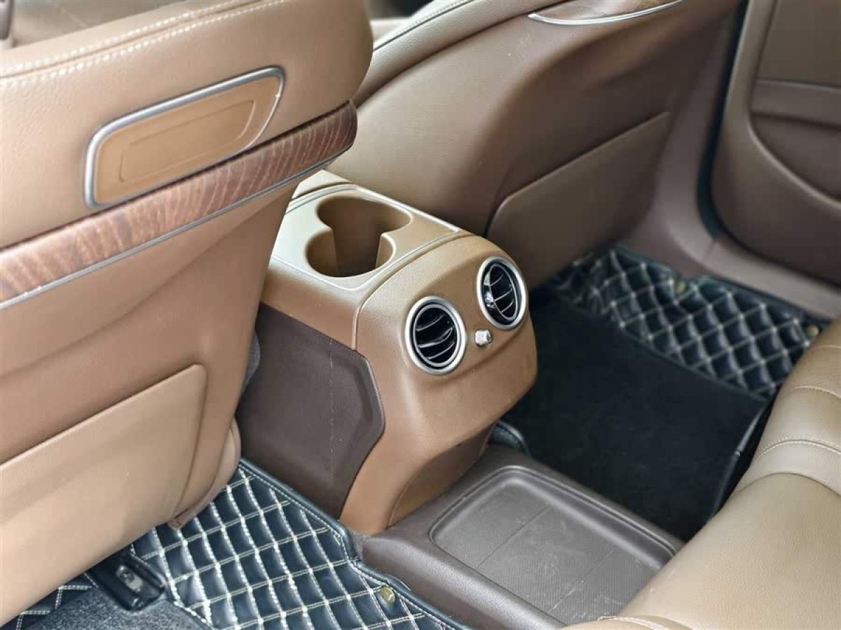 奔馳 奔馳E級  2020款 改款 E 300 L 時尚型圖片