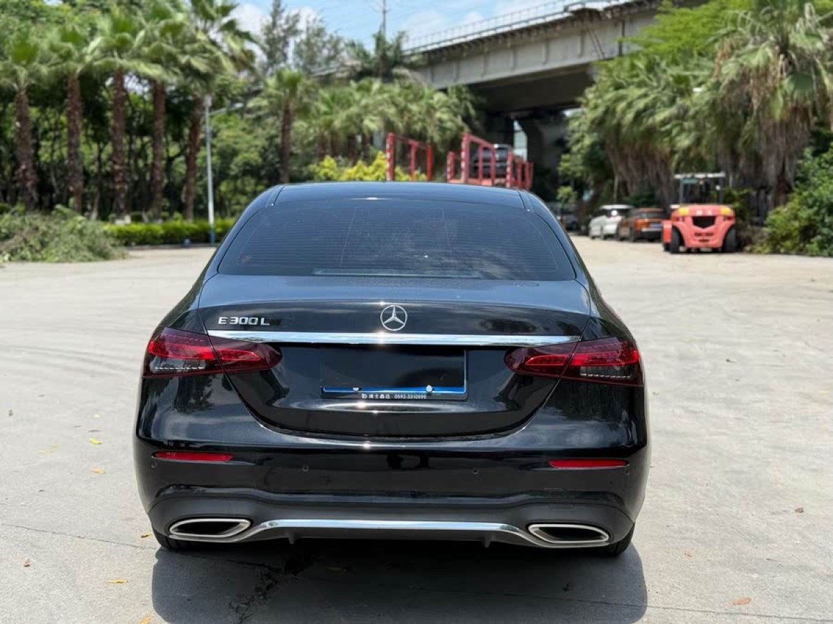 奔馳 奔馳E級  2022款 改款 E 300 L 運動豪華型圖片