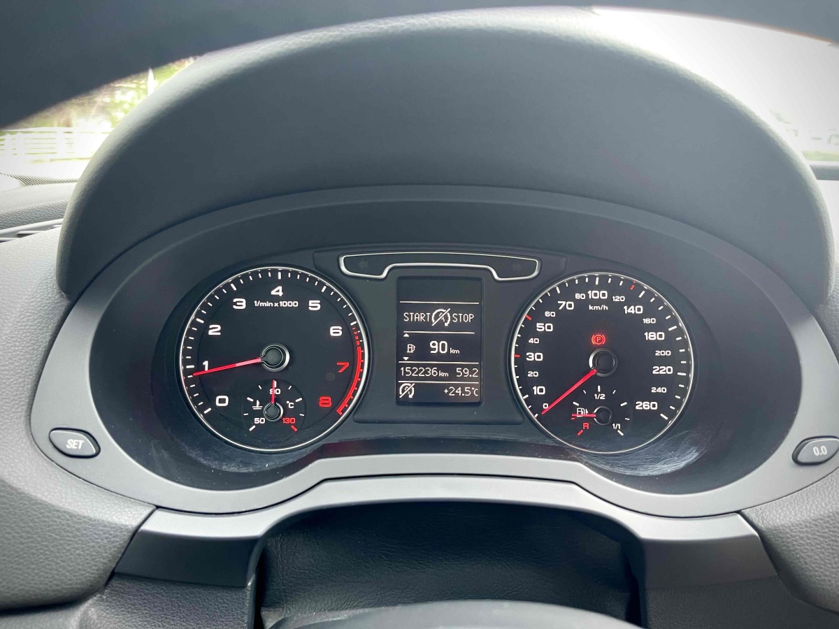 奧迪 奧迪Q3  2013款 35 TFSI 進(jìn)取型圖片