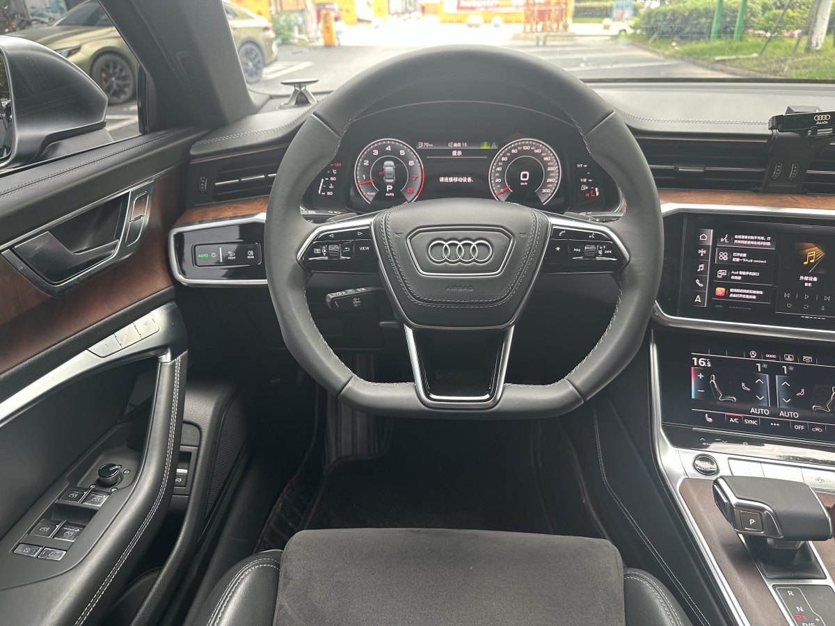 2022年9月奧迪 奧迪A6L  2022款 55 TFSI quattro 尊享動(dòng)感型
