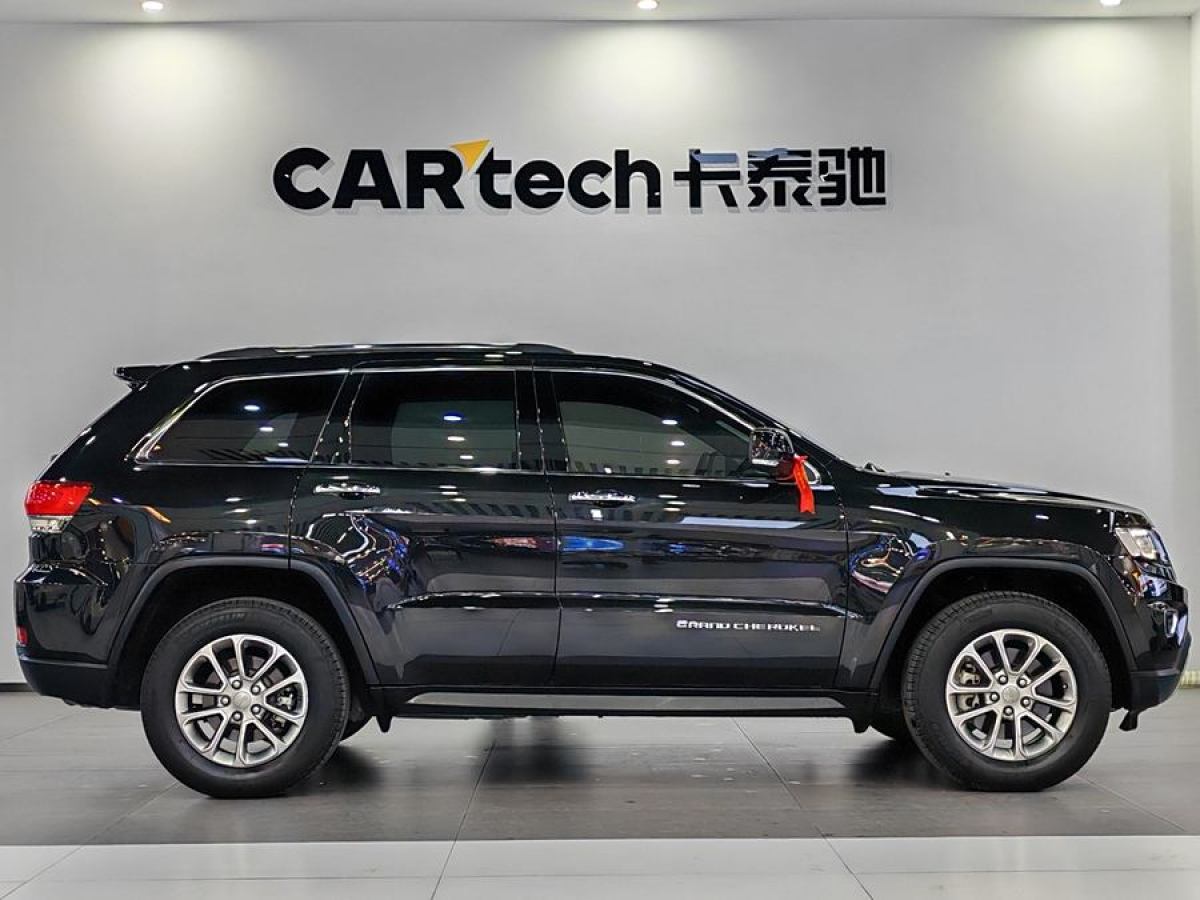 Jeep 大切諾基  2014款 3.6L 精英導(dǎo)航版圖片