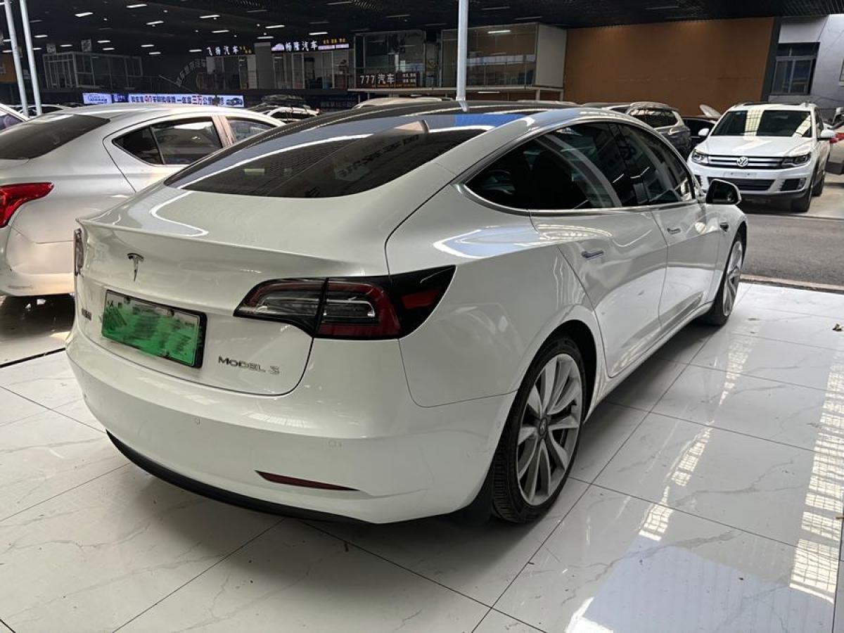 特斯拉 Model 3  2020款 改款 標(biāo)準(zhǔn)續(xù)航后驅(qū)升級版圖片