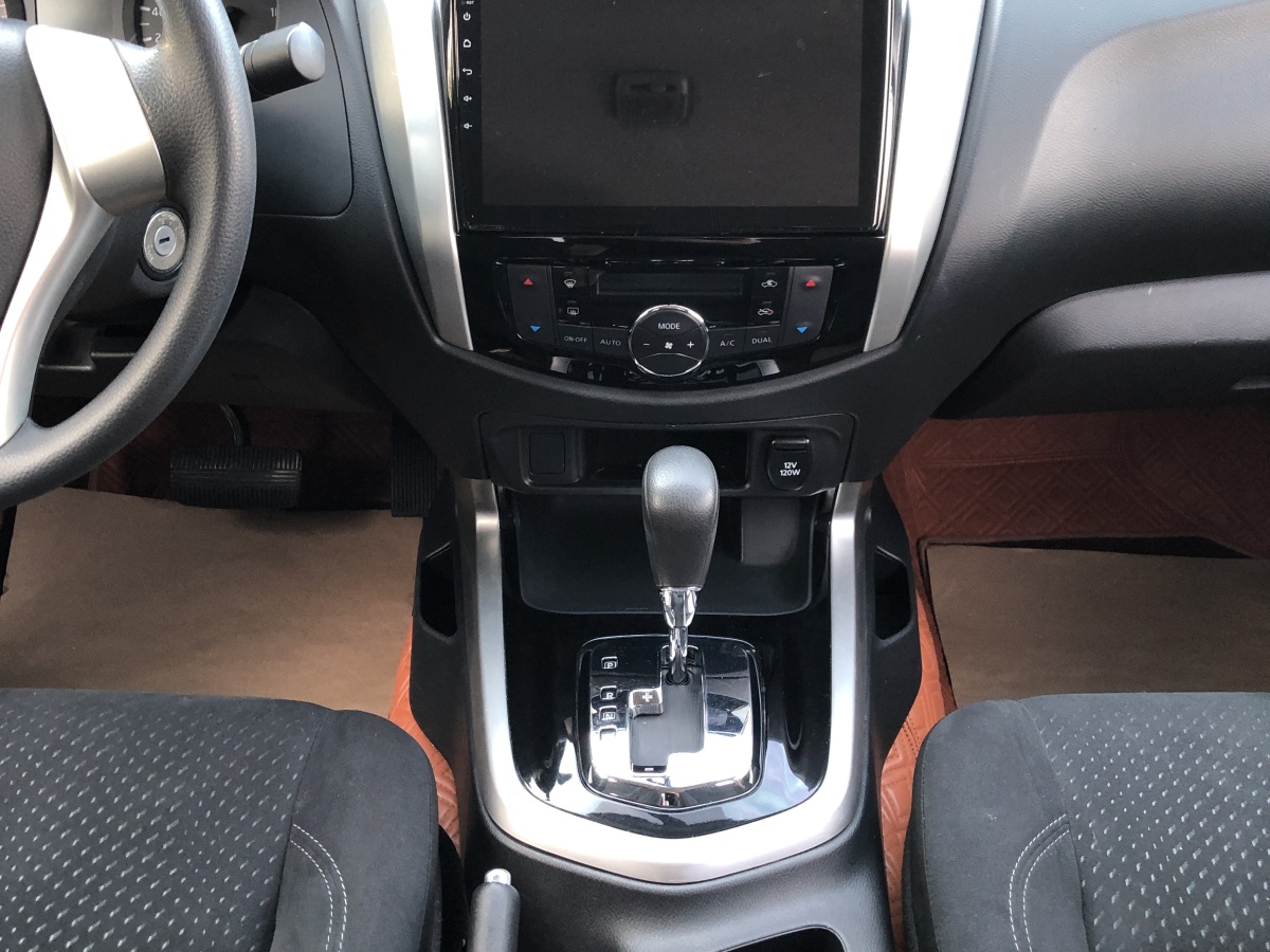 日产 纳瓦拉  2017款 2.5L自动两驱豪华版QR25图片