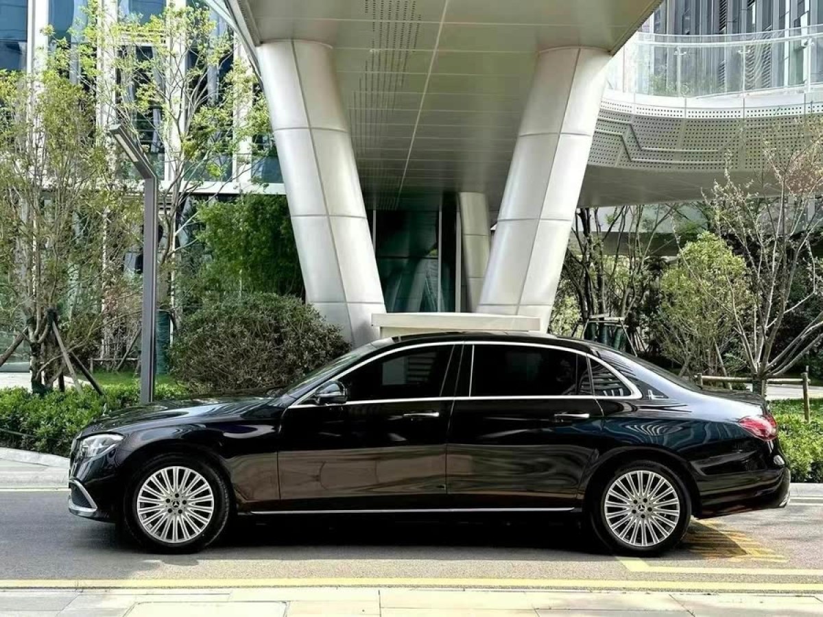 奔馳 奔馳E級(jí)  2021款 改款 E 300 L 時(shí)尚型圖片