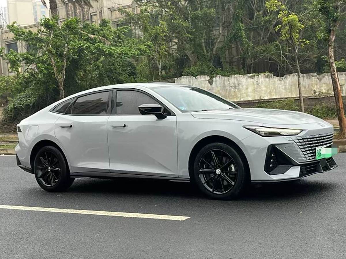 長(zhǎng)安 長(zhǎng)安UNI-V 智電iDD  2023款 智電iDD 1.5T 113km智趣型圖片