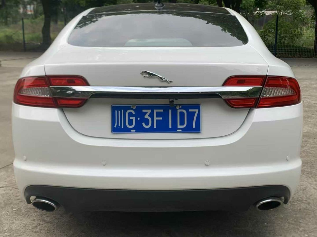 捷豹 XF  2014款 XF 3.0 SC 風(fēng)華版圖片