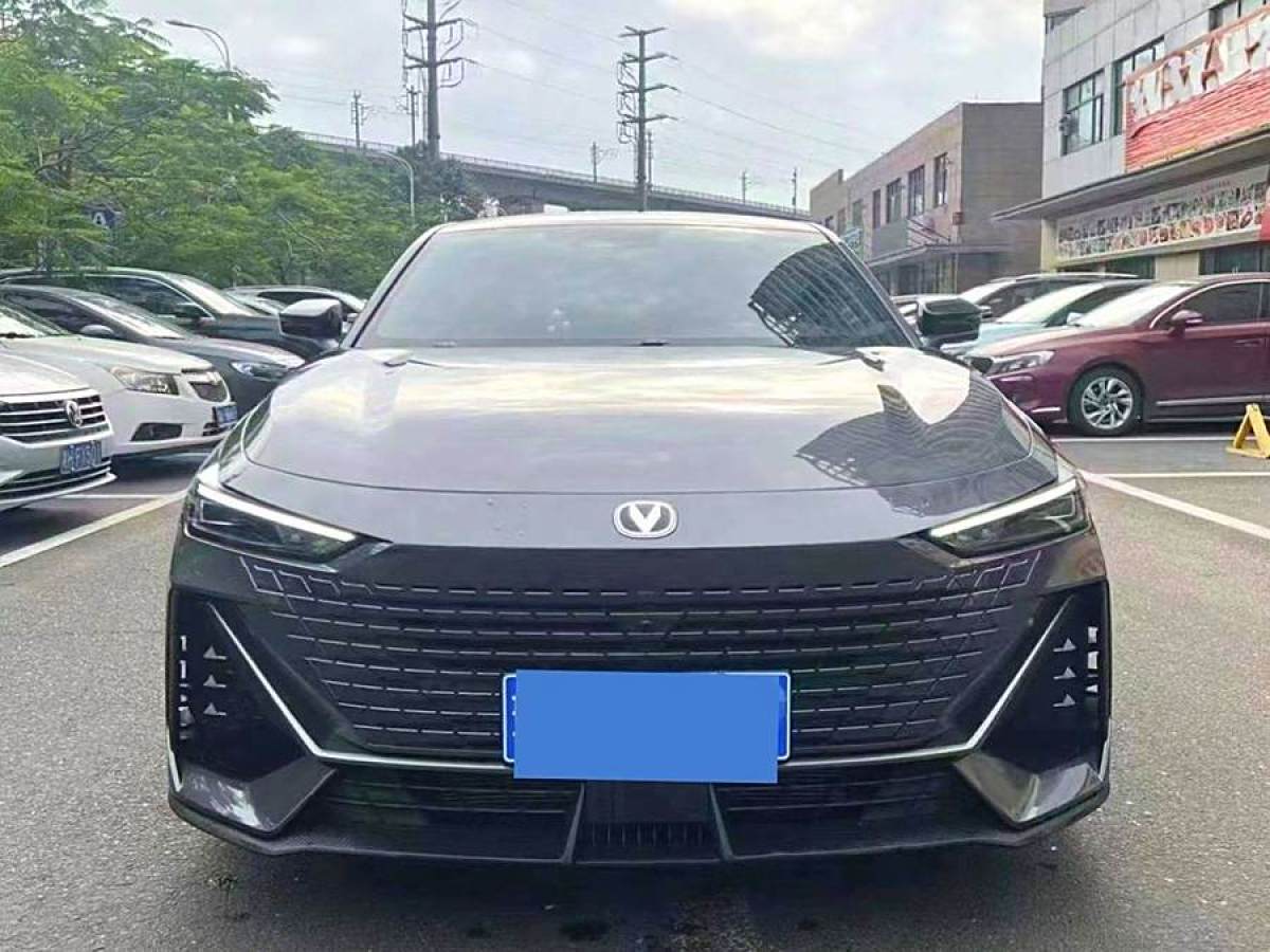 長安 長安UNI-V  2022款 1.5T 尊貴型圖片