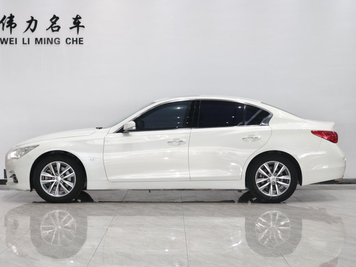 2015年1月英菲尼迪 Q50  2014款 2.0T 舒適版