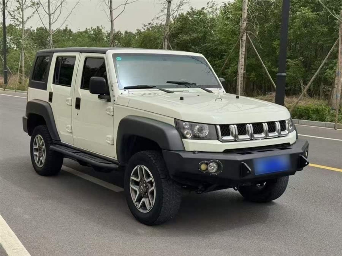 北京 BJ40  2019款 40L 2.3T 自動(dòng)四驅(qū)越野版圖片