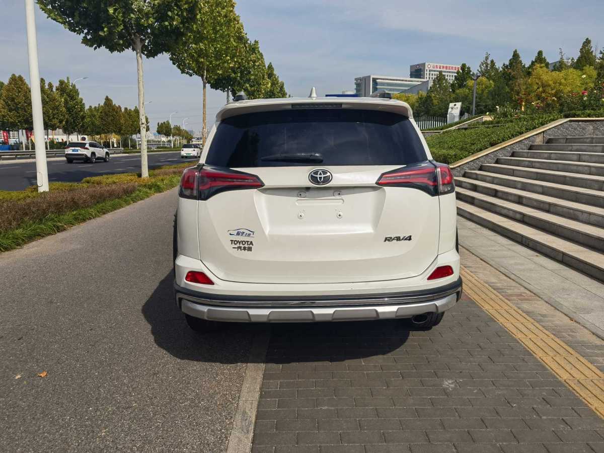 2019年10月豐田 RAV4  2018款 榮放 2.0L CVT兩驅(qū)風(fēng)尚版