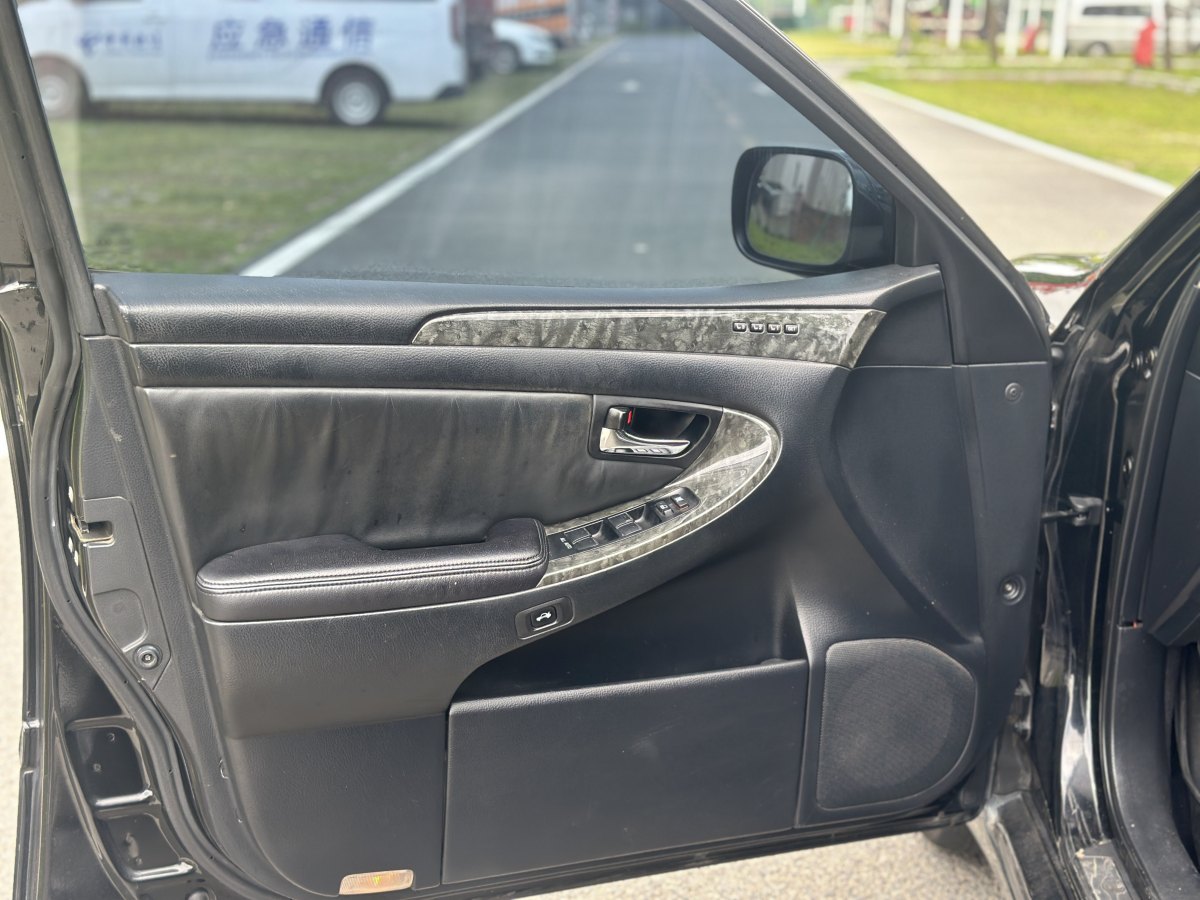 2005年4月豐田 皇冠  2005款 3.0L Royal Saloon