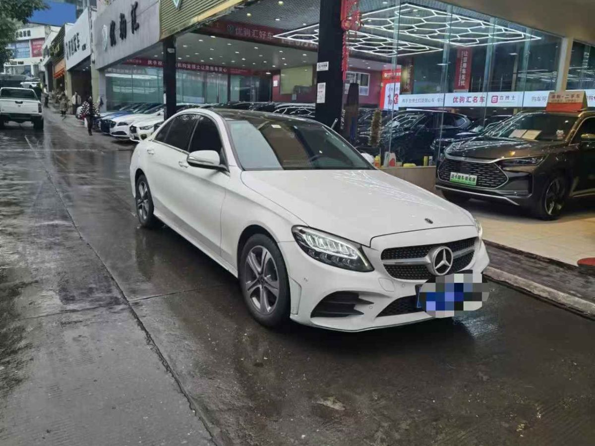 奔馳 奔馳A級  2019款  A 220 L 4MATIC 運(yùn)動轎車圖片