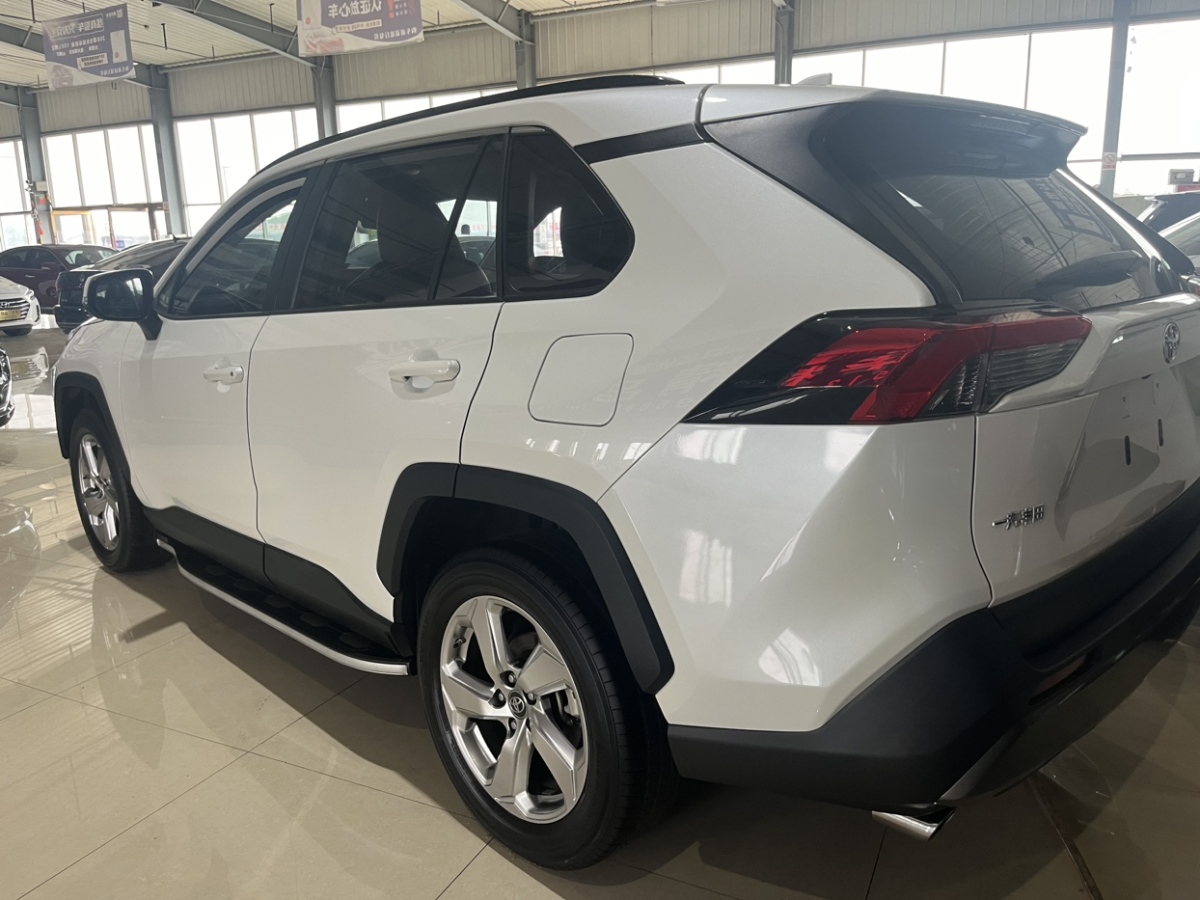 2020年2月豐田 RAV4榮放  2020款 2.0L CVT兩驅風尚版