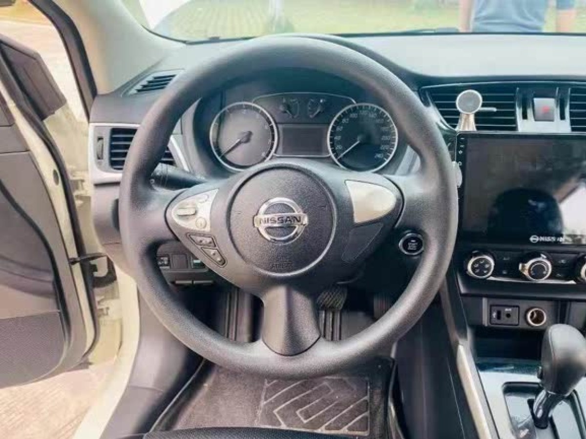 日產(chǎn) 軒逸  2019款  經(jīng)典 1.6XE CVT舒適版圖片