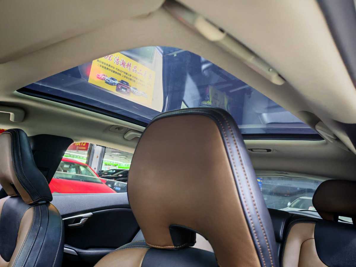 沃爾沃 V40  2014款 Cross Country T5 AWD 智雅版圖片