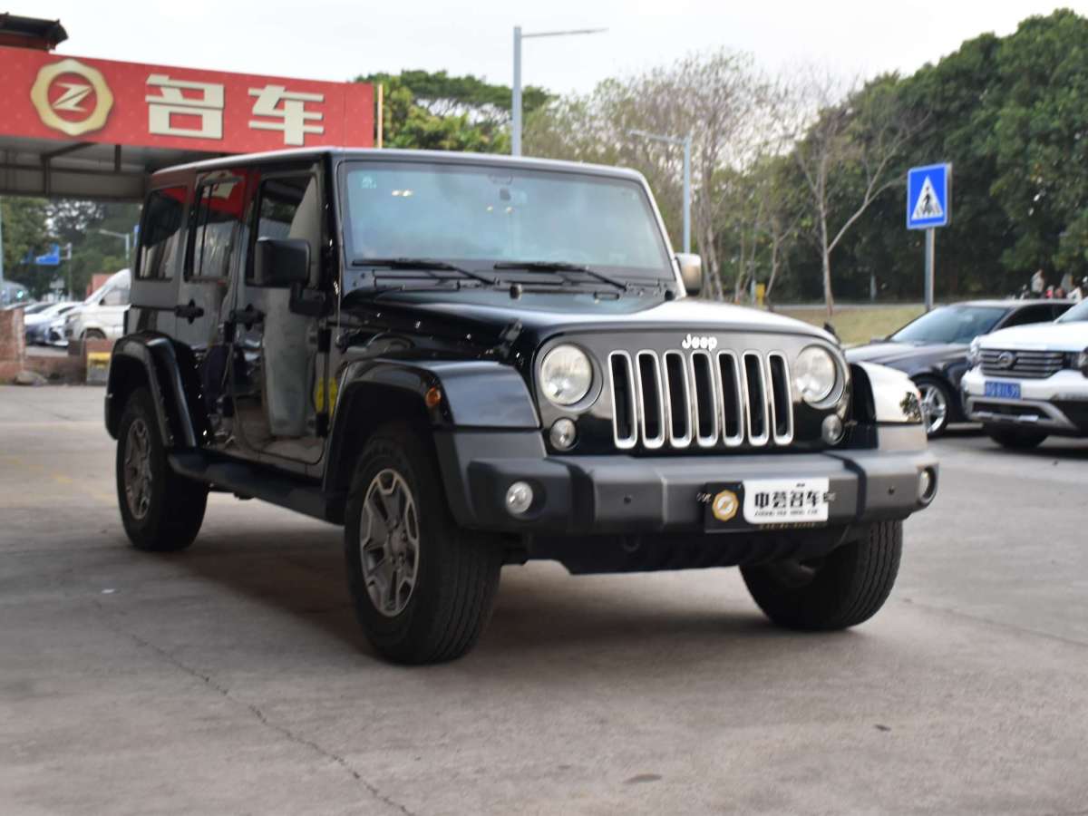 Jeep 牧馬人  2015款 3.0L Sahara 四門舒享版圖片