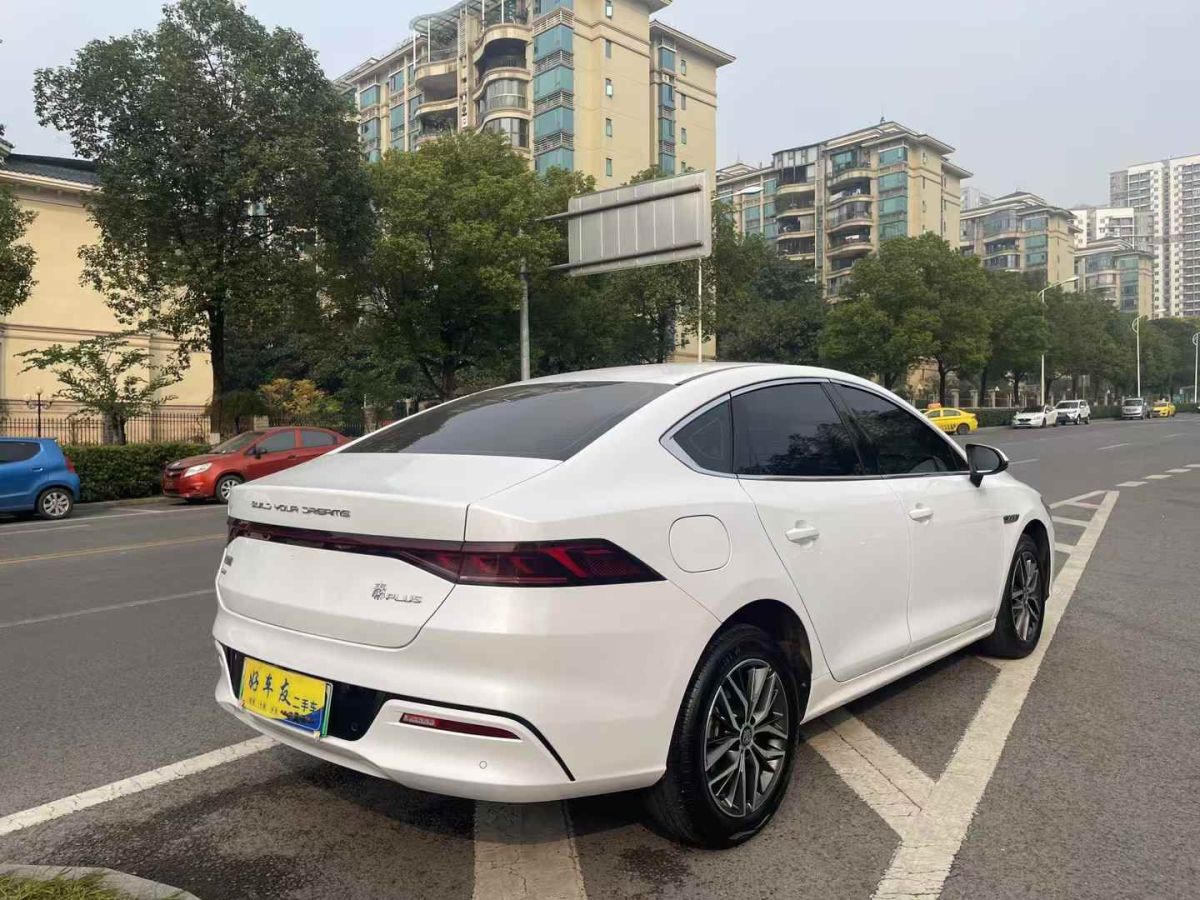 比亞迪 秦PLUS  2023款 DM-i 120KM領(lǐng)航卓越型圖片