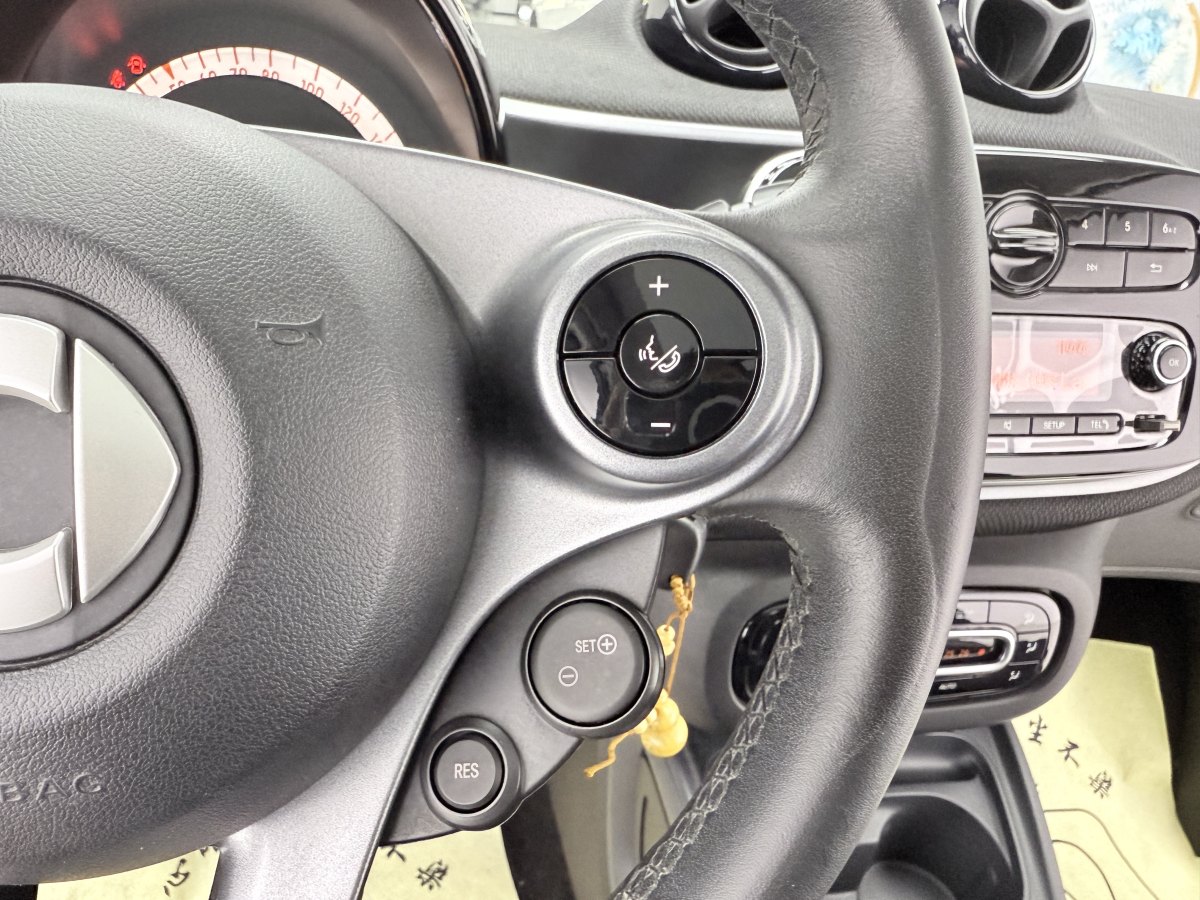 smart fortwo  2019款 0.9T 66千瓦硬頂風擎版 國VI圖片