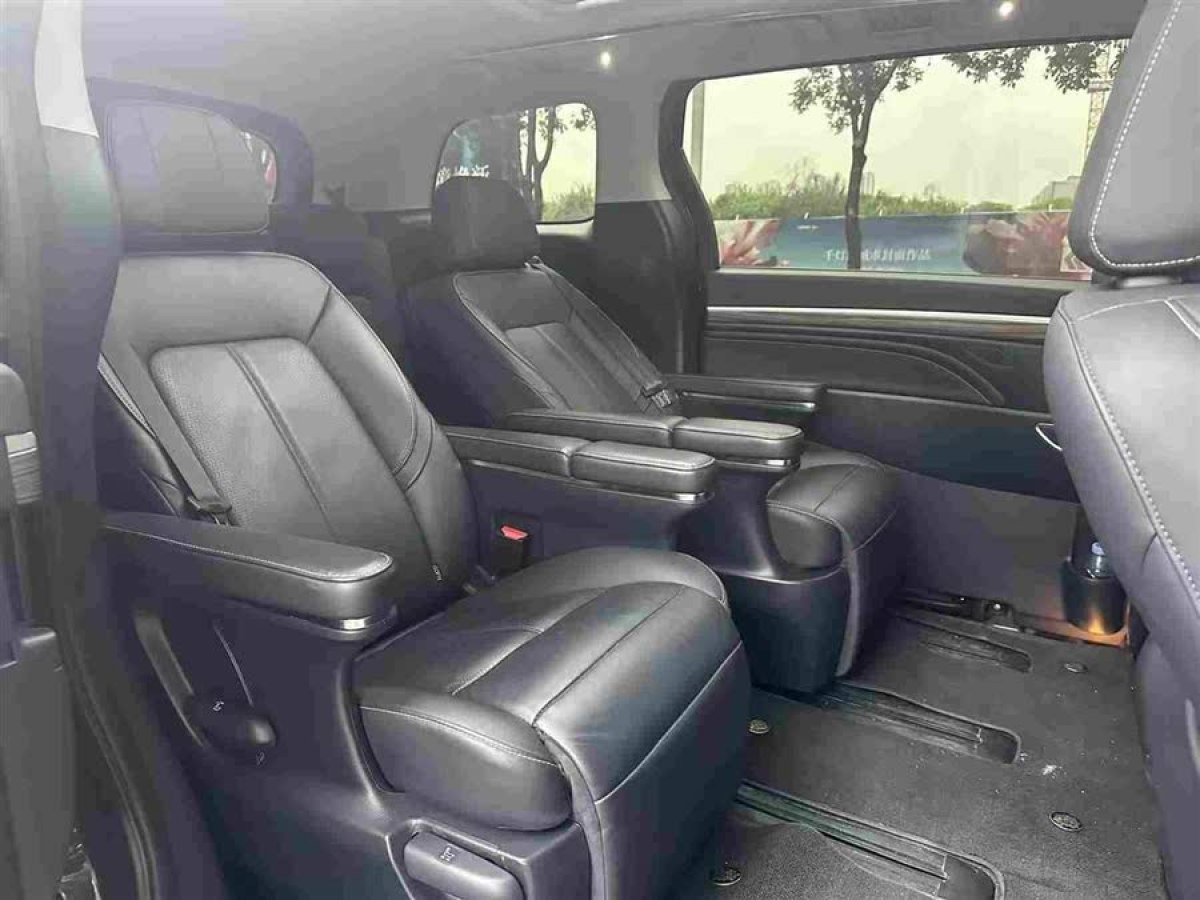 廣汽傳祺 M8  2021款 領秀系列 390T 尊貴版圖片