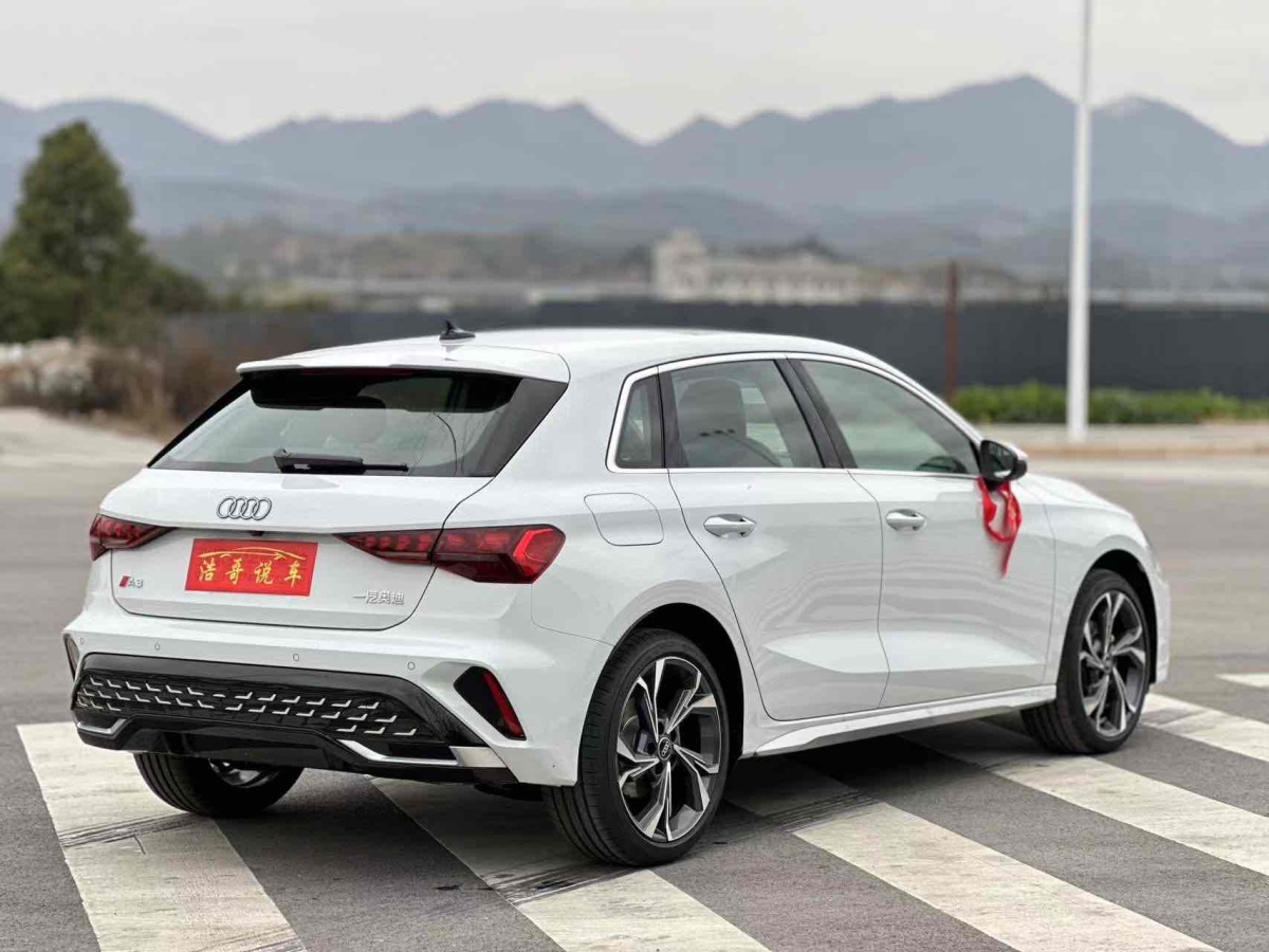 奧迪 奧迪A3  2024款 Sportback 35 TFSI 時(shí)尚致雅型圖片