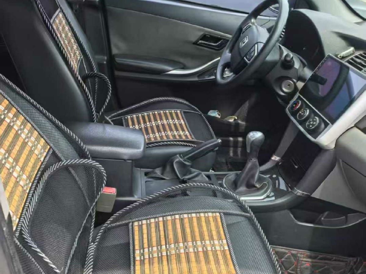 眾泰 Z300  2014款 1.5 (都市版)尊貴型圖片